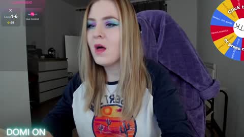Snapshot of oliviamunk chatting on 7, 12, 2024 . online show from 7, 12, 2024
