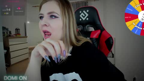 Snapshot of oliviamunk chatting on 23, 12, 2024 . online show from 23, 12, 2024