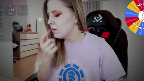Snapshot of oliviamunk chatting on 27, 12, 2024 . online show from 27, 12, 2024