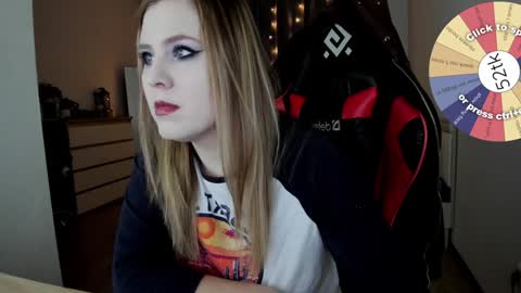 Snapshot of oliviamunk chatting on 8, 1, 2025 . online show from 8, 1, 2025