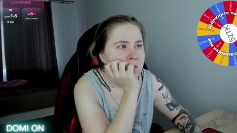 Snapshot of oliviamunk chatting on 27, 1, 2025 . online show from 27, 1, 2025