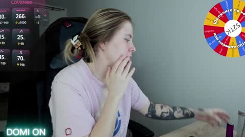 Snapshot of oliviamunk chatting on 3, 2, 2025 . online show from 3, 2, 2025