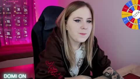 Snapshot of oliviamunk chatting on 11, 2, 2025 . online show from 11, 2, 2025