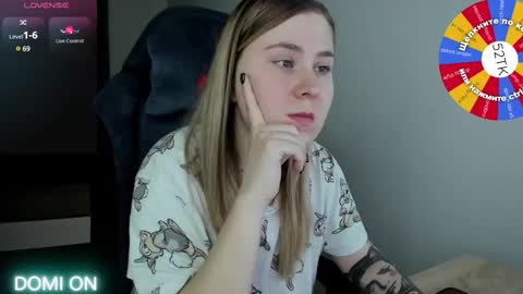 Snapshot of oliviamunk chatting on 15, 2, 2025 . online show from 15, 2, 2025