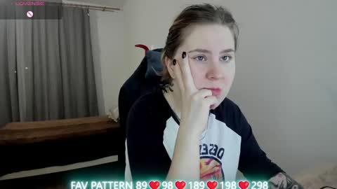 Snapshot of oliviamunk chatting on 10, 3, 2025 . online show from 10, 3, 2025