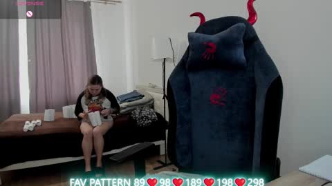 Snapshot of oliviamunk chatting on 10, 3, 2025 . online show from 10, 3, 2025
