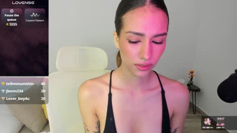 Snapshot of oliviaoliviaprince chatting on 9, 12, 2024 Olivia online show from 9, 12, 2024