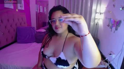Snapshot of oliviia_cute chatting on 9, 10, 2025 oliviia_cute online show from 9, 10, 2025