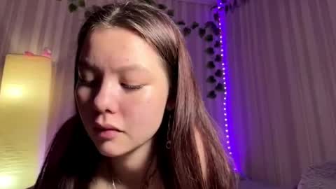Snapshot of olliewagatsuma chatting on 7, 5, 2026 Emma online show from 7, 5, 2026