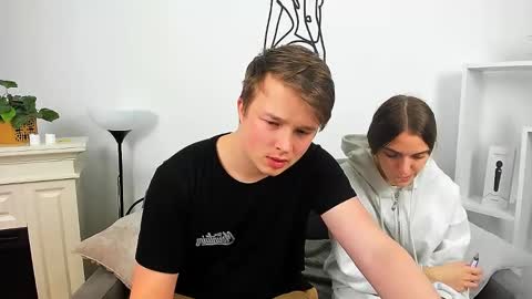 Snapshot of ollistiw chatting on 19, 5, 2026 Olli and Stiw online show from 19, 5, 2026