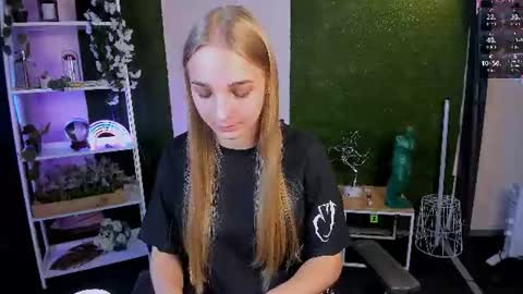 Ollivia online show from 12, 6, 2026
