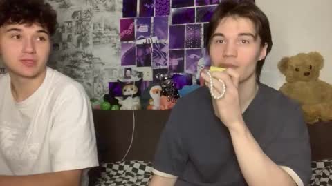 Snapshot of ololkd chatting on 28, 11, 2025 Tony online show from 28, 11, 2025