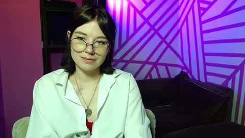 Snapshot of oltaroom chatting on 7, 10, 2025 Olta online show from 7, 10, 2025