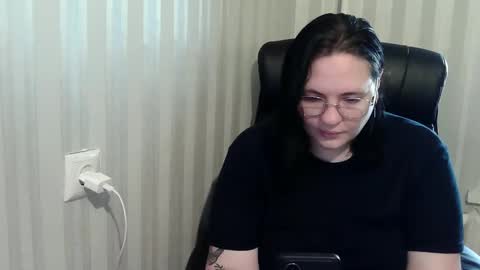 OlyaAndNetty online show from 28, 10, 2025