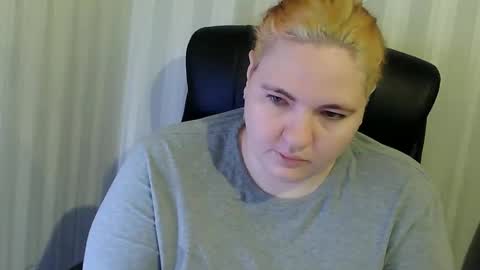 OlyaAndNetty online show from 19, 12, 2025