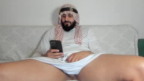 Snapshot of omar_xoxo chatting on 1, 11, 2025 Omar online show from 1, 11, 2025