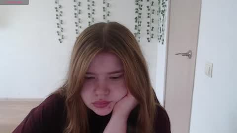  MellY  online show from 3, 8, 2026