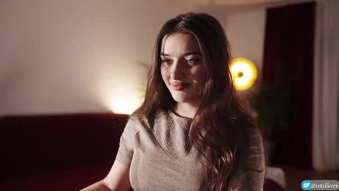 Snapshot of omiliver chatting on 17, 11, 2025 or online show from 17, 11, 2025