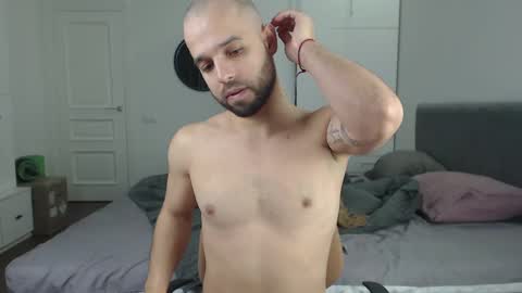 onebestlover online show from 18, 1, 2025
