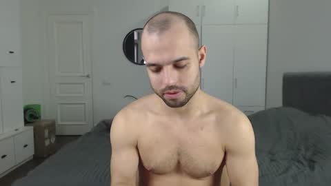 onebestlover online show from 31, 1, 2025