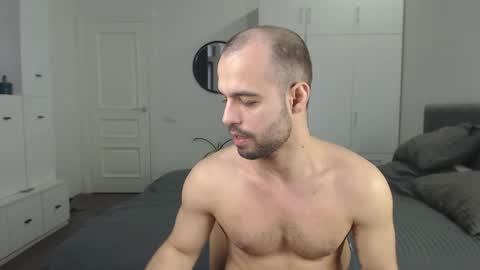 onebestlover online show from 3, 2, 2025