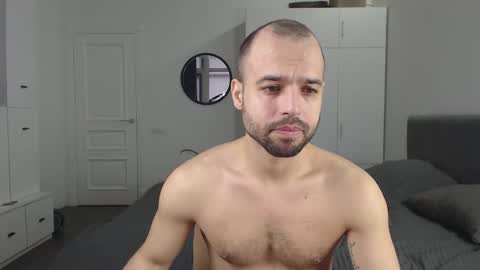 onebestlover online show from 4, 2, 2025