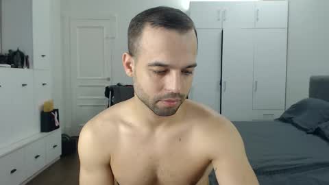 onebestlover online show from 8, 6, 2026