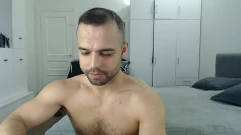 onebestlover online show from 25, 6, 2026
