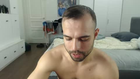 onebestlover online show from 27, 6, 2026