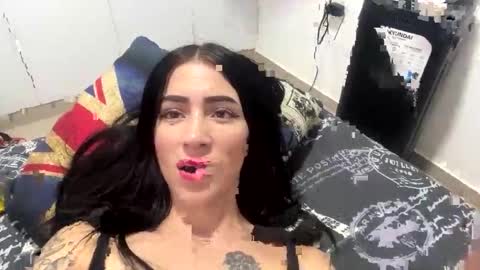 Snapshot of onlily chatting on 8, 5, 2026 onlily online show from 8, 5, 2026