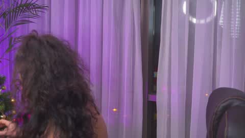 Nicolle online show from 4, 12, 2024