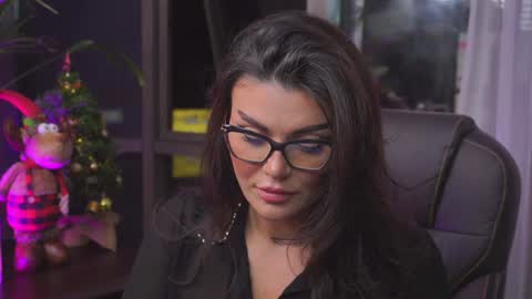 Nicolle online show from 10, 12, 2024