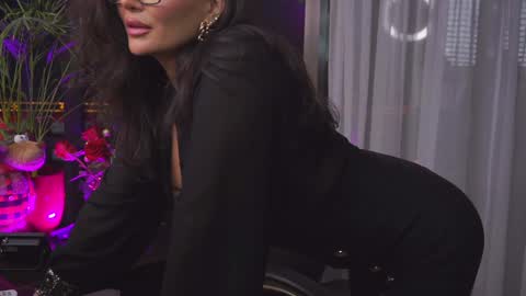 Nicolle online show from 20, 12, 2024