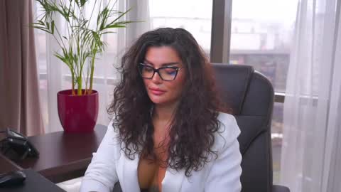 Nicolle online show from 1, 3, 2025
