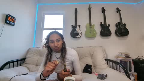 Snapshot of onlystrings chatting on 30, 12, 2024 Duo online show from 30, 12, 2024