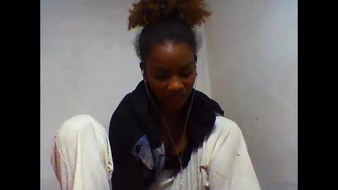 Snapshot of oooorazanasoa chatting on 5, 6, 2026 oooorazanasoa online show from 5, 6, 2026