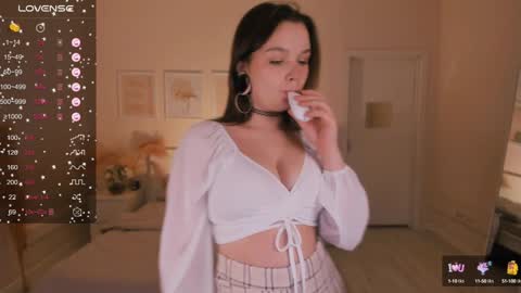  Chloe  follow me  online show from 22, 1, 2025