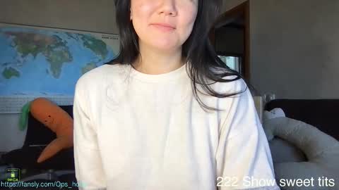 Snapshot of ops_hotty chatting on 25, 9, 2025 Arina online show from 25, 9, 2025