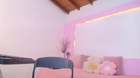 Snapshot of oralarson chatting on 2, 10, 2025 Ora Larson online show from 2, 10, 2025