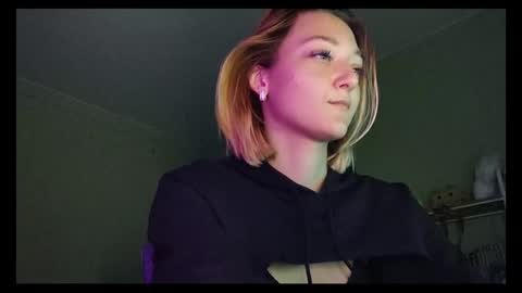 Snapshot of orange___melani chatting on 2, 3, 2025 Melani online show from 2, 3, 2025