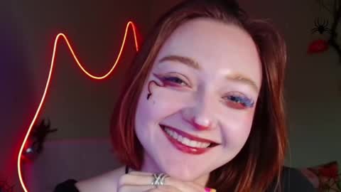 Snapshot of orange___melani chatting on 28, 10, 2025 Melani online show from 28, 10, 2025