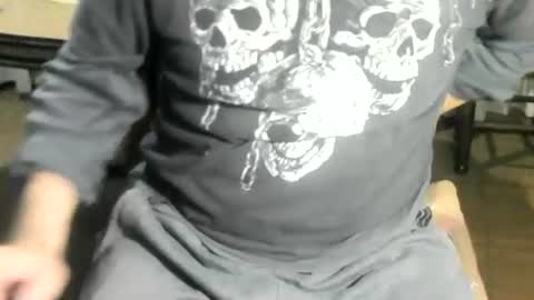 Snapshot of ore_cam chatting on 8, 4, 2026 Ore online show from 8, 4, 2026