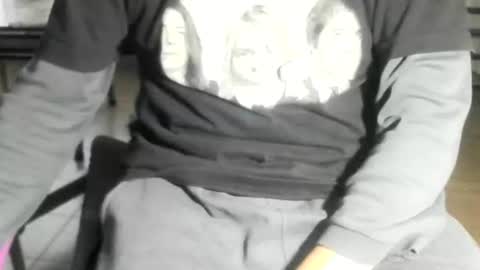 Snapshot of ore_cam chatting on 26, 4, 2026 Ore online show from 26, 4, 2026
