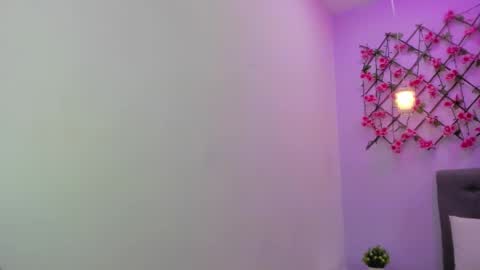 Snapshot of oriana_guzman chatting on 7, 3, 2025 Miss Guzman  online show from 7, 3, 2025