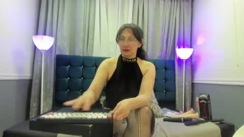 Oriana  online show from 18, 6, 2026