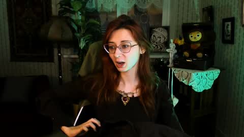Snapshot of orianna_blade chatting on 5, 1, 2025 Orianna - Hi Im into geek culture cosplay crafting LARP games. Shall we play DnD online show from 5, 1, 2025