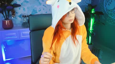 Snapshot of orianna_blade chatting on 11, 1, 2025 Orianna - Hi Im into geek culture cosplay crafting LARP games. Shall we play DnD online show from 11, 1, 2025
