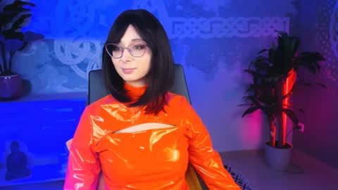 Snapshot of orianna_blade chatting on 2, 2, 2025 Orianna - Hi Im into geek culture cosplay crafting LARP games. Shall we play DnD online show from 2, 2, 2025
