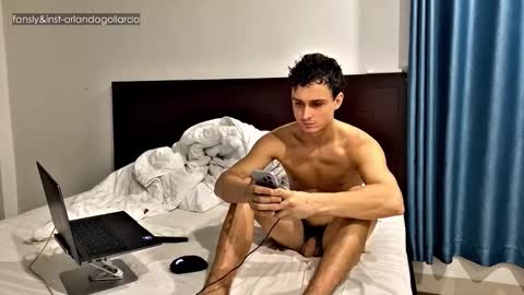 Snapshot of orlando__bloom chatting on 15, 10, 2025 Fansly and Instagram - online show from 15, 10, 2025