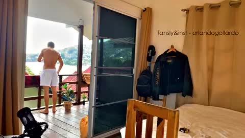 Snapshot of orlando__bloom chatting on 17, 12, 2025 Fansly and Instagram - online show from 17, 12, 2025